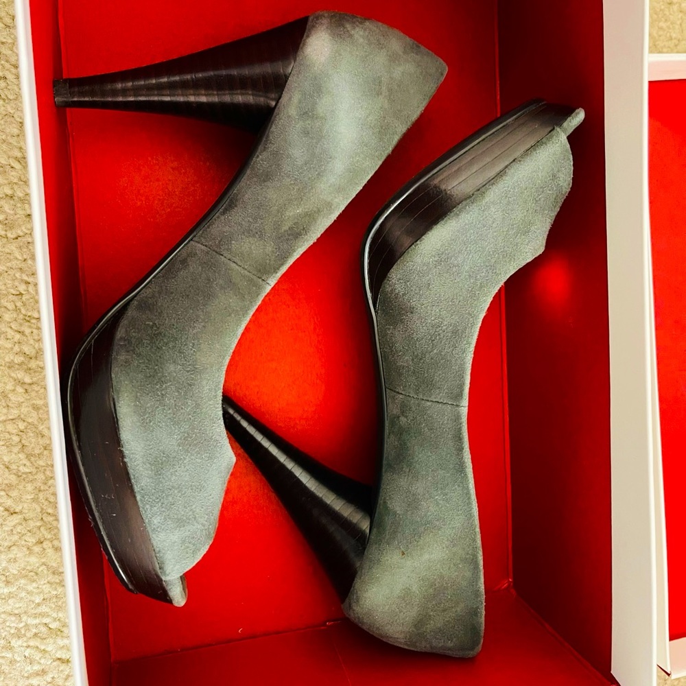 Style&Co open toes gray suede high heel size: 5.5